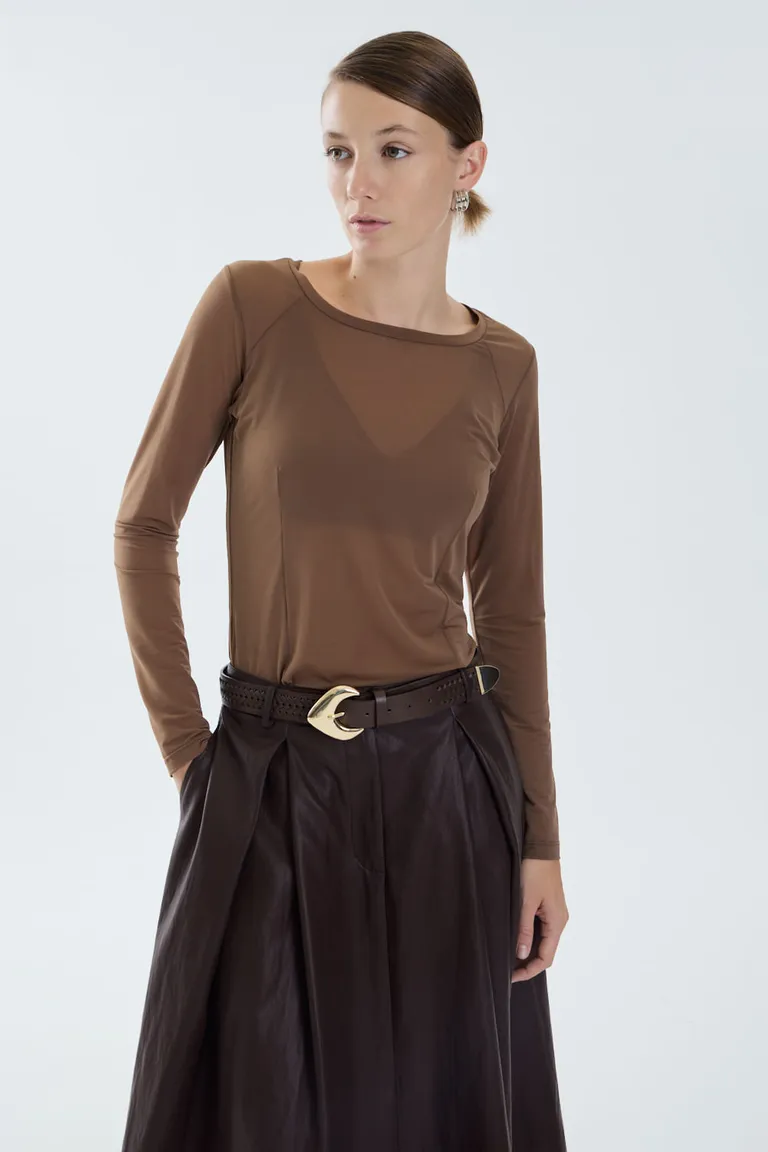 Remera manga larga escote redondo con pinzas de entalle y costuras a la vista de Portsaid en Remeras para argentina