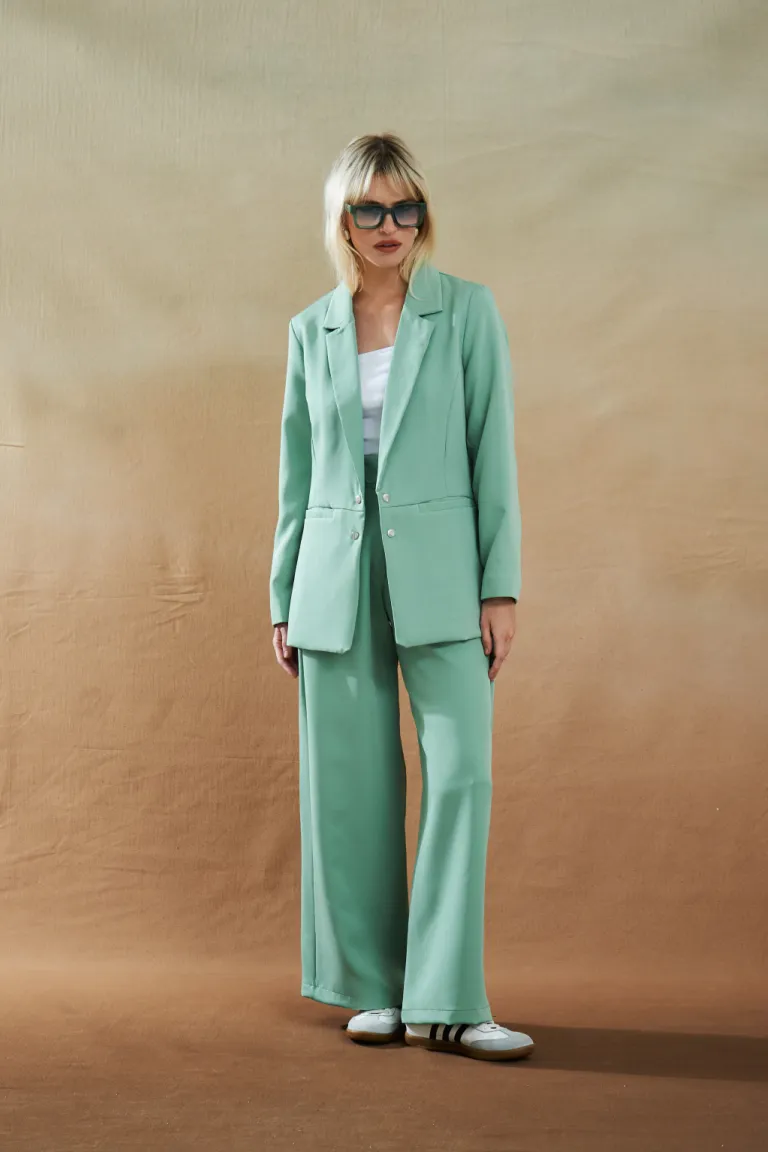 Pantalón Okinawa, prenda sencilla y práctica para el armario femenino de Apricot en Pantalones para argentina