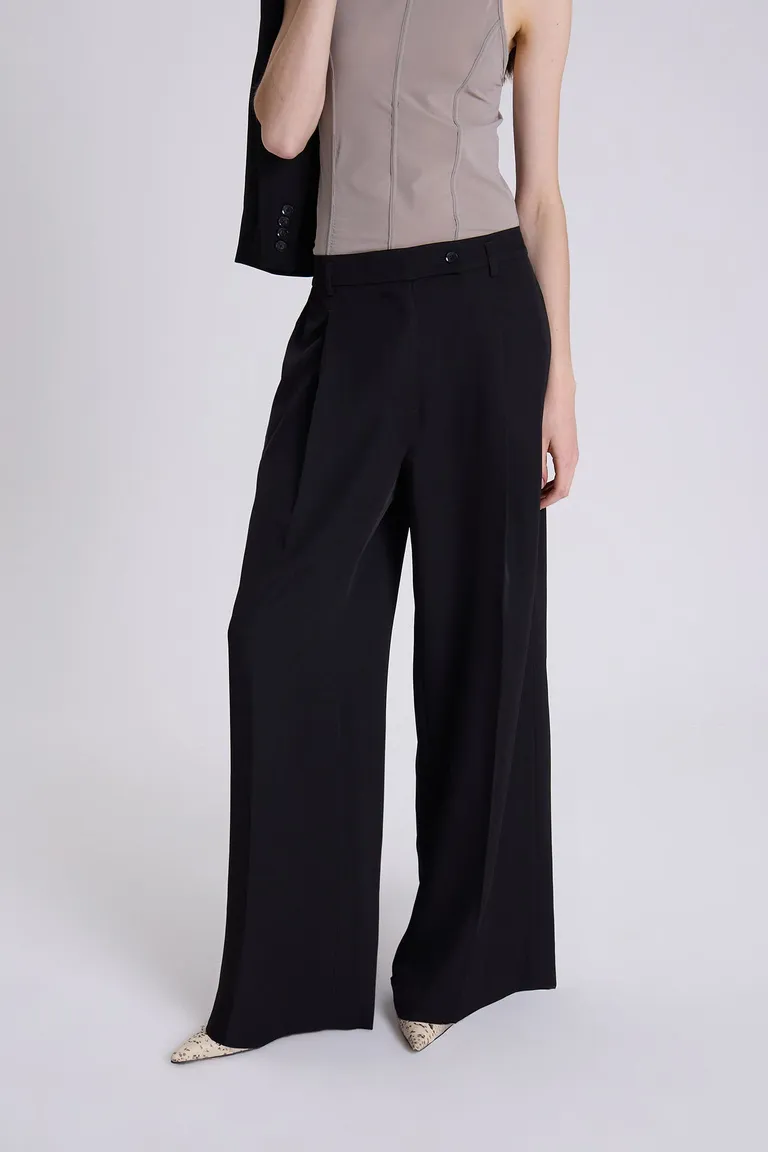 Pantalón negro de corte recto y diseño sofisticado para mujer de Maria Cher en Pantalones para argentina
