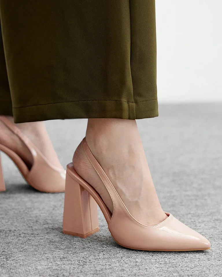 Zapatos Tacón Alto Punta Fina de Cuccoo Zapatos con Tacos