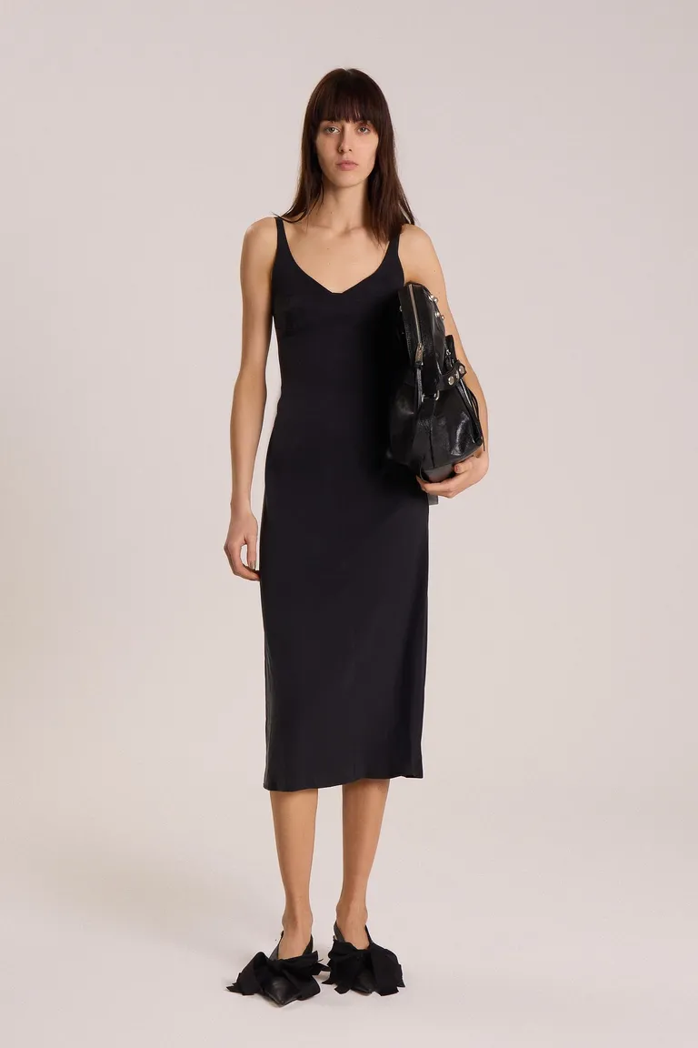 Vestido Negro de Corte Lencero para Mujer - Elegante y Sofisticado de Maria Cher en Vestidos para argentina