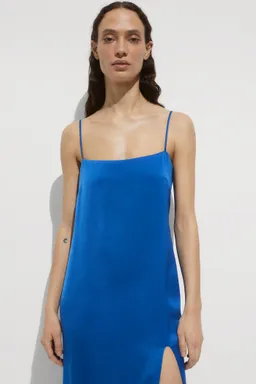 Vestido satinado con abertura de Mango en Vestidos para argentina
