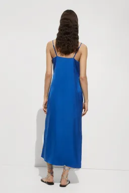 Vestido satinado con abertura de Mango en Vestidos para argentina