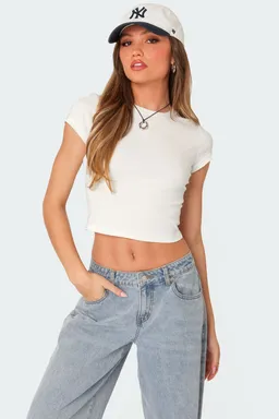 Remera corta básica mejorada de Edikted en Remeras para argentina