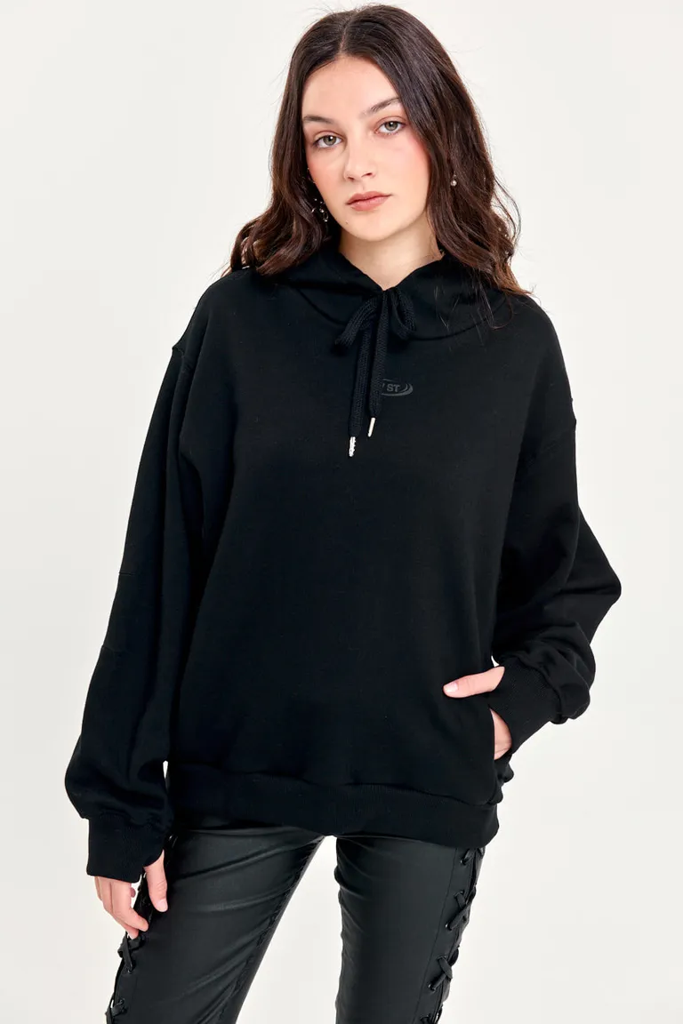 Cálido buzo negro de frisado con capucha y bolsillo frontal para un look relajado y casual de 47 Street en Buzos y Sweaters para argentina