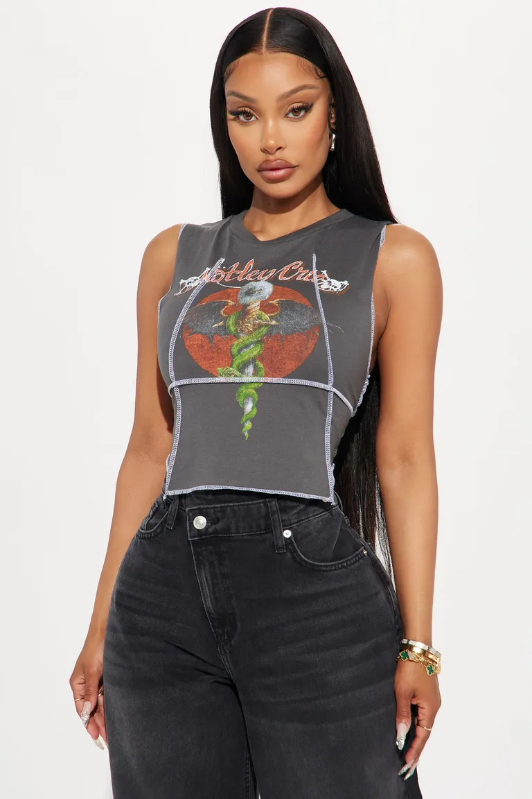 Musculosa lavada motley crue de Fashion Nova en Remeras para argentina