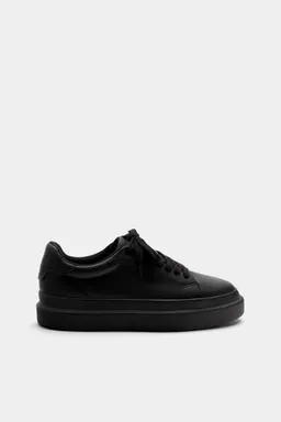 Zapatillas plataforma urbana de Pull&Bear en Zapatillas para argentina