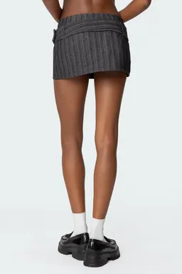 Mini falda pantalón texturizada hebilla de Edikted en Faldas para argentina