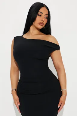 Vestido midi nina escote bardot de Fashion Nova en Vestidos para argentina
