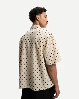 Camisa manga corta bordada de Bershka en Camisas para argentina