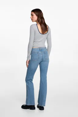 Jeans flare con bolsillos de Mango Teen en Pantalones para argentina