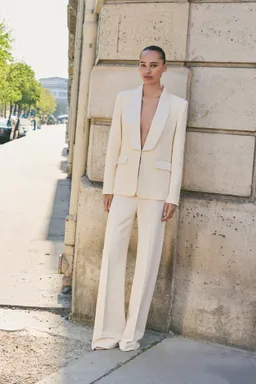 Blazer solapas satinadas lujo de Mango en Blazers para argentina