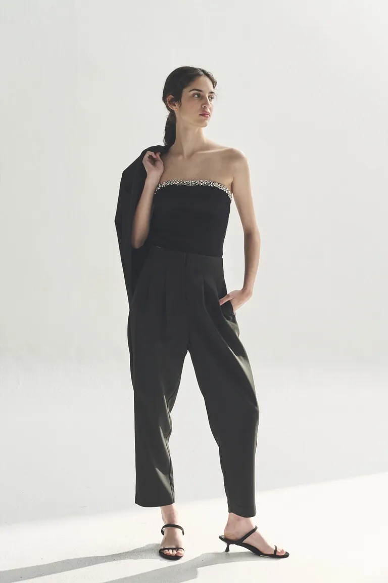 Top sin tirantes negro con destellos para mujer de Akiabara en Tops para argentina