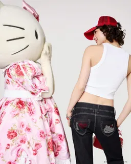 Jeans bootcut hello kitty de Bershka en Pantalones para argentina