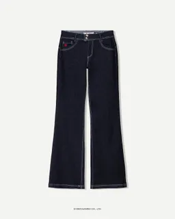 Jeans bootcut hello kitty de Bershka en Pantalones para argentina
