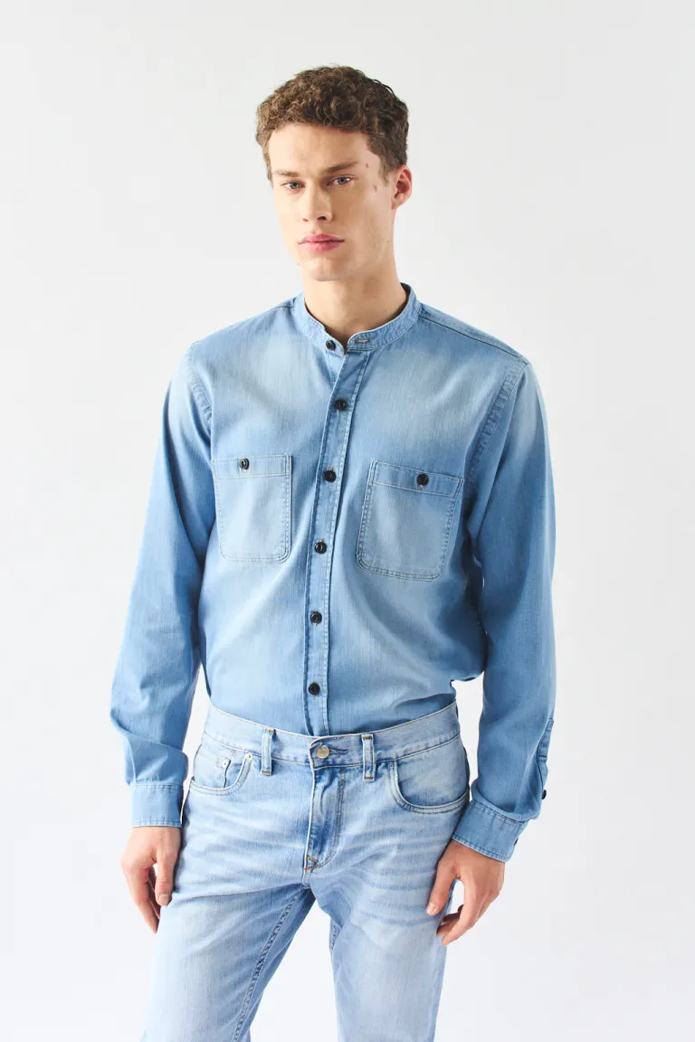 Camisa de denim de cuello mao con manga larga y bolsillos para hombre de Bensimon en Camisas para argentina