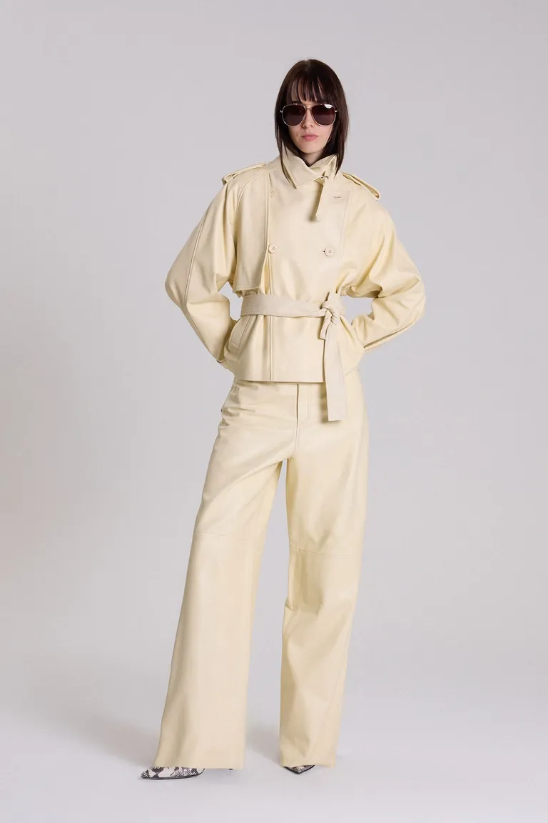 Abrigo de cuero corto con cruce y cinturón para mujer de Maria Cher en Chaquetas para argentina