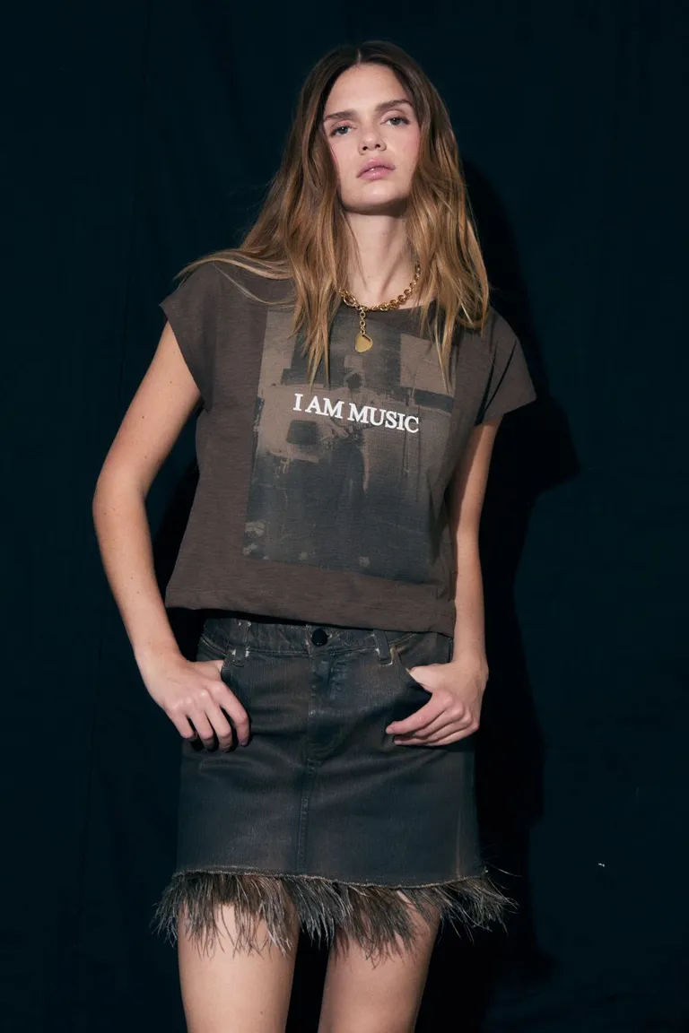 Remera crop de algodón con estampa central para mujer de Allo Martinez en Remeras para argentina