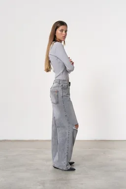 Jean denim elliot tiro bajo ancho de Magda en Pantalones para argentina