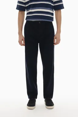 Pantalón chino corte relajado de Lefties en Pantalones para argentina