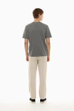 Pantalón chino corte relajado de Lefties en Pantalones para argentina