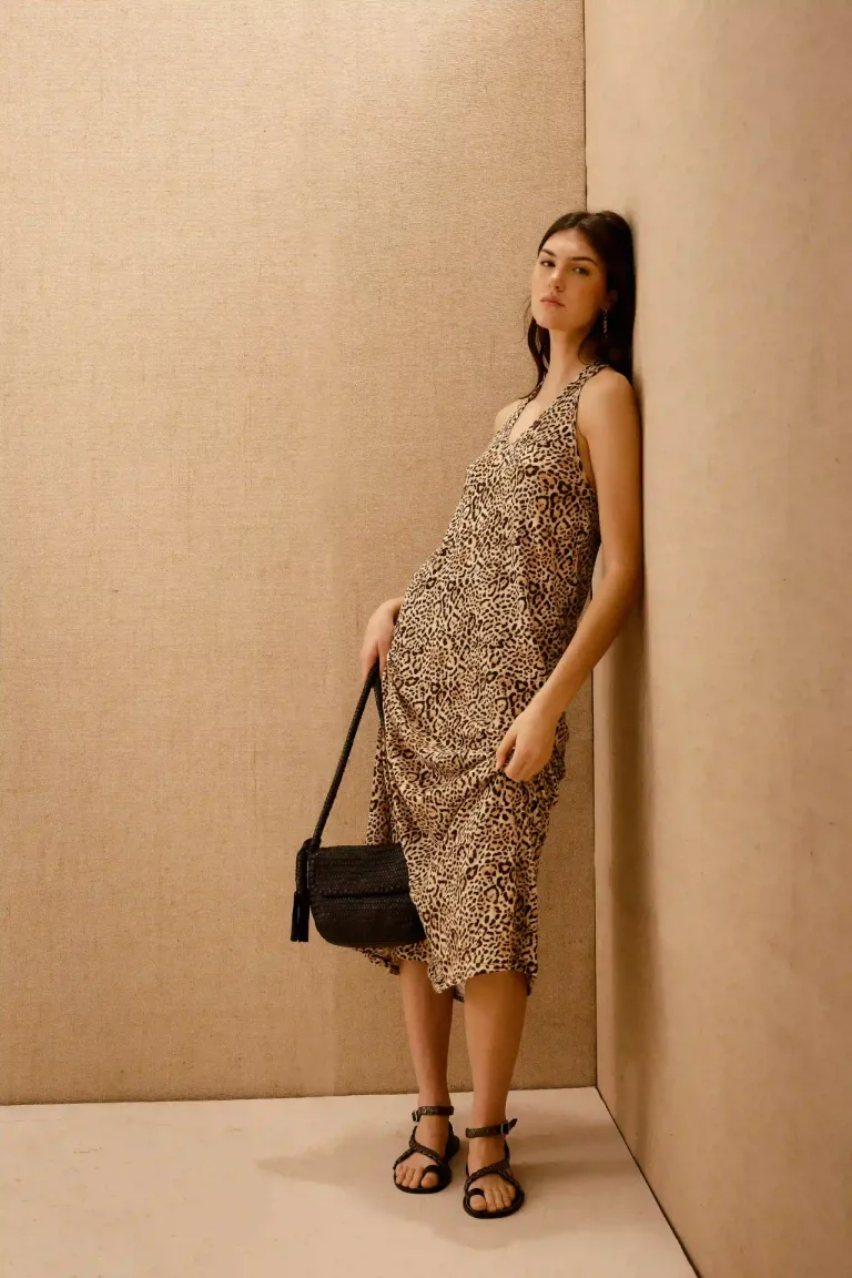 Vestido largo sin mangas con estampado distintivo y detalles únicos de Rapsodia en Vestidos para argentina