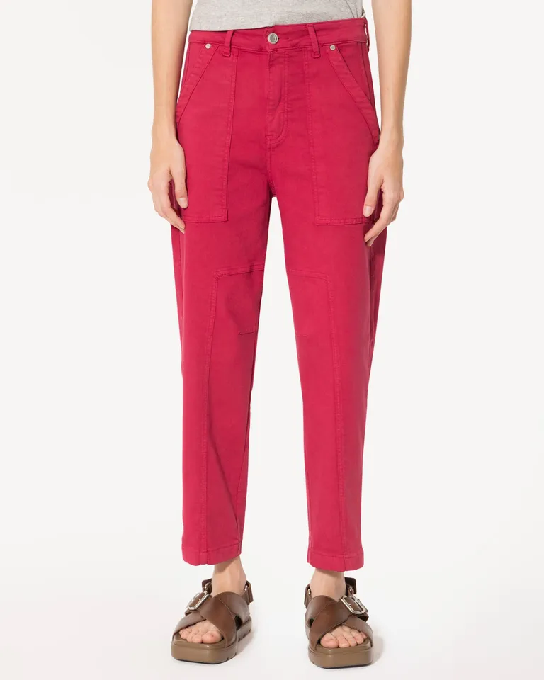 Pantalón slouchy con recortes y avíos dorados para un estilo veraniego de Jazmin Chebar en Pantalones para argentina