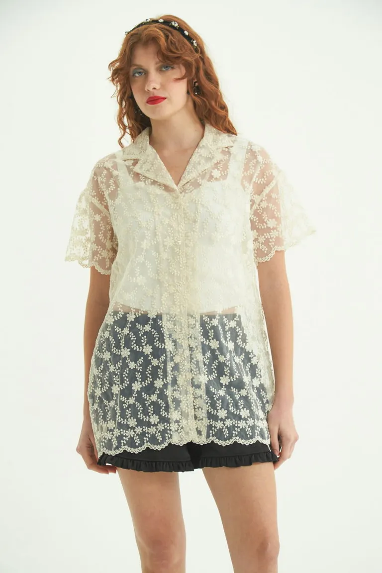 Camisa oversize con detalles bordados y cuello con solapa de Las Pepas en Camisas para argentina