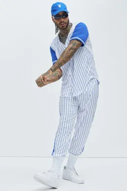 Disfraz jugador béisbol playboy de Fashion Nova en Remeras y Polos para argentina