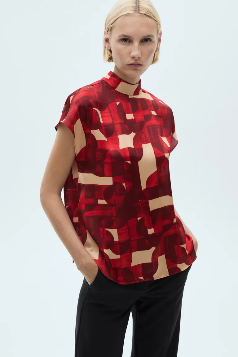 Blusa estampada manga corta de Mango en Blusas para argentina