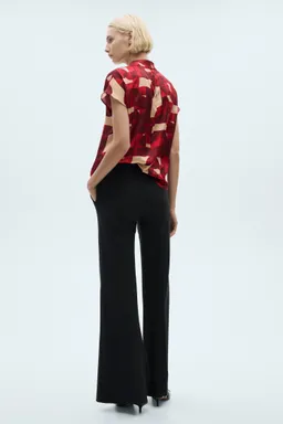 Blusa estampada manga corta de Mango en Blusas para argentina