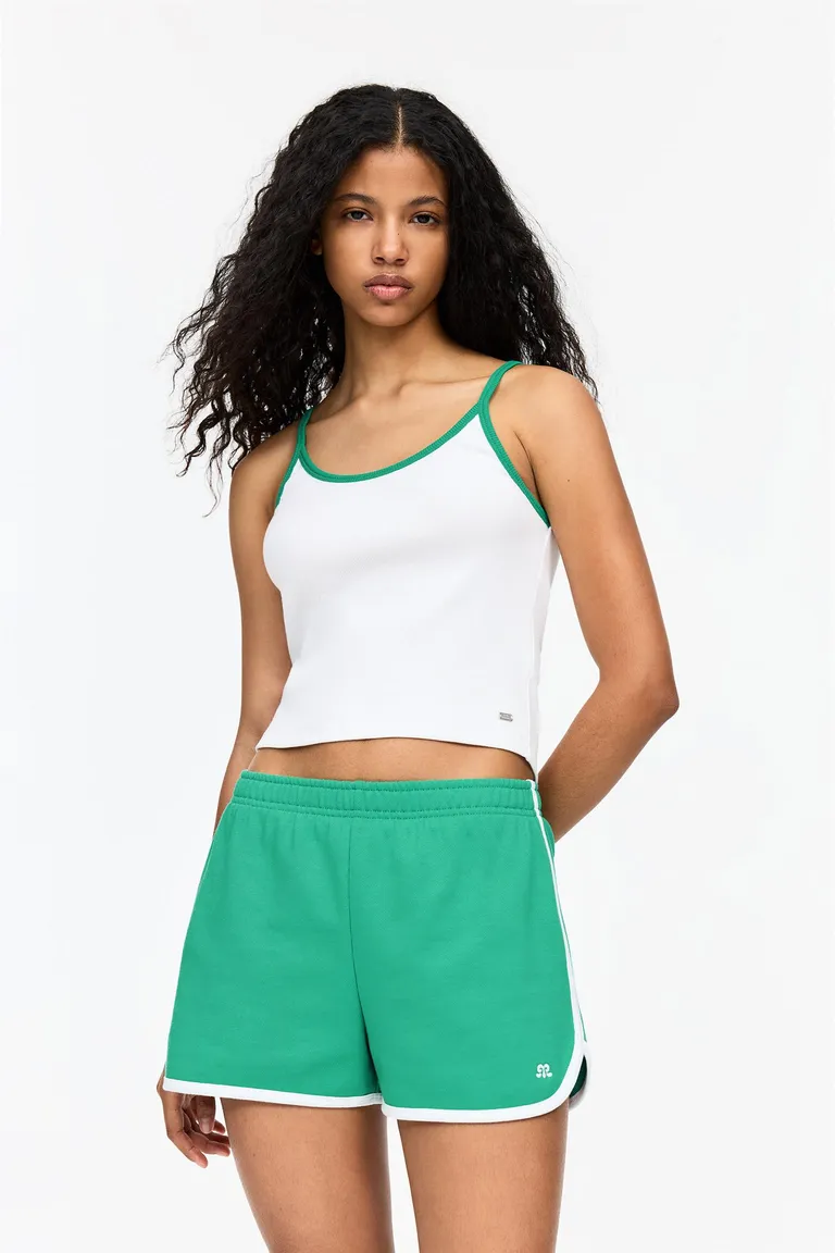 Bermuda chándal vivos contraste de Pull&Bear en Shorts para argentina