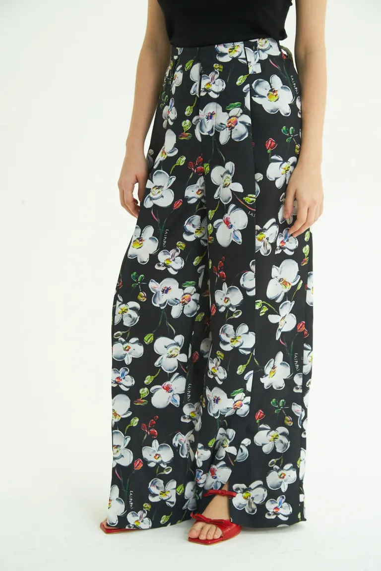 Pantalón de tiro alto y pierna ancha con estampado de orquídeas de Las Pepas en Pantalones para argentina