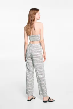 Mono estampado aberturas de Mango Teen en Monos para argentina