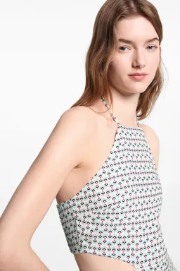 Mono estampado aberturas de Mango Teen en Monos para argentina