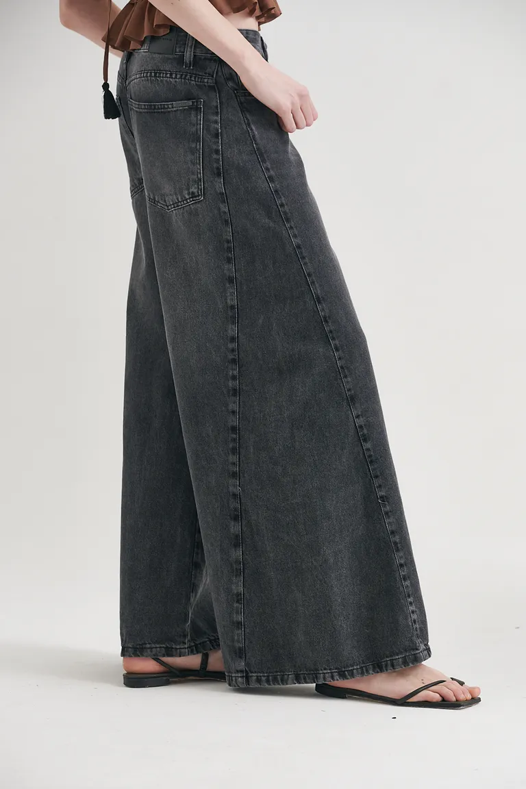 Pantalones de pierna ancha en denim negro con tiro alto y lavado gastado de Sweet en Pantalones para argentina