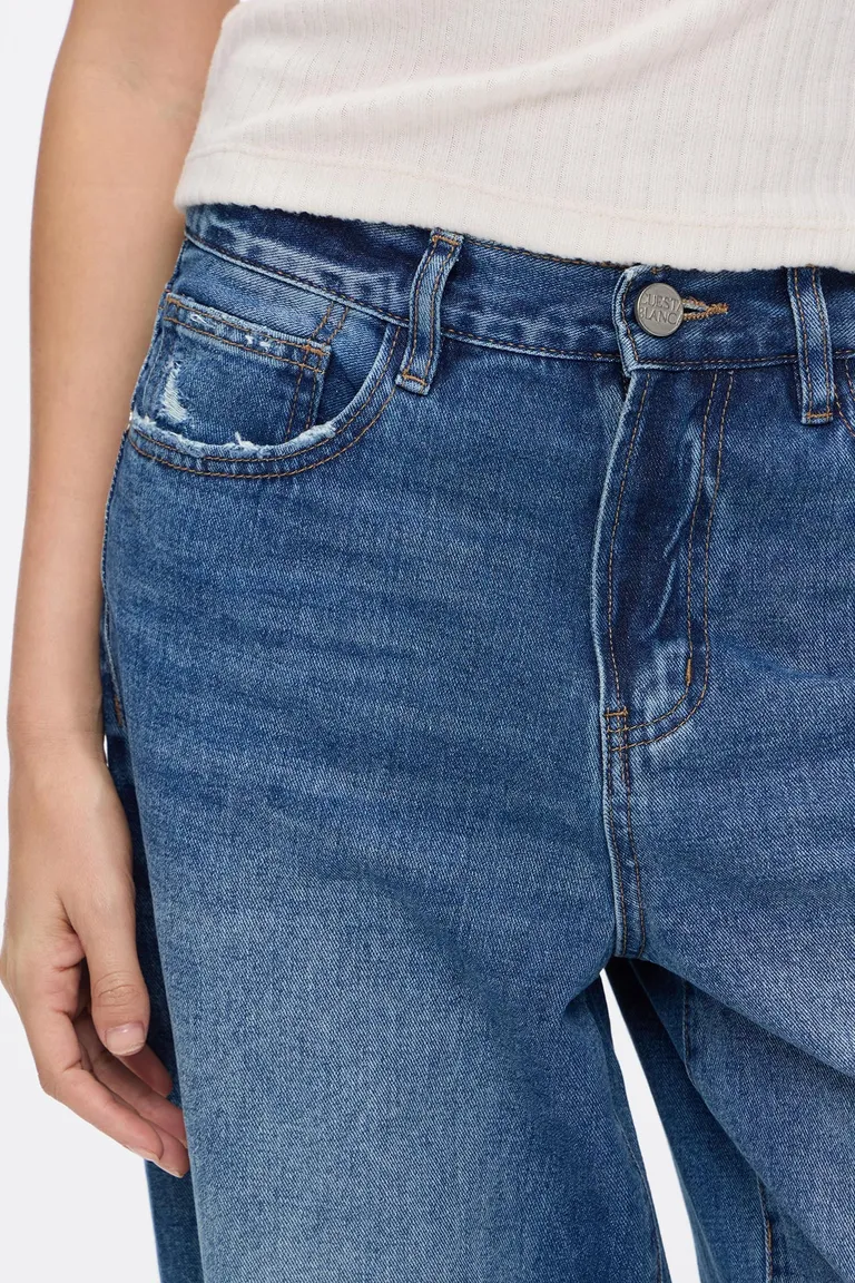 Pantalón de jean recto de tiro medio con diseño de cinco bolsillos y pierna amplia de Cuesta Blanca en Pantalones para argentina