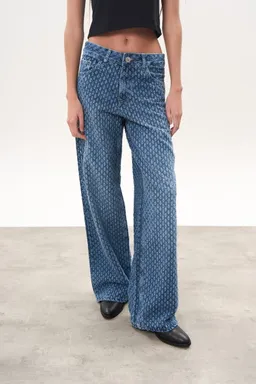 Jean denim royce ancho de Magda en Pantalones para argentina