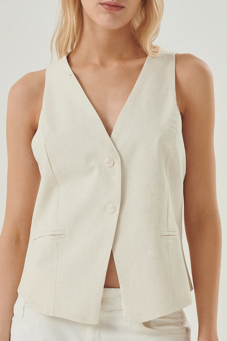 Chaleco dara, prenda clásica y elegante de lino con escote en V y diseño entallado de Sweet en Chalecos para argentina