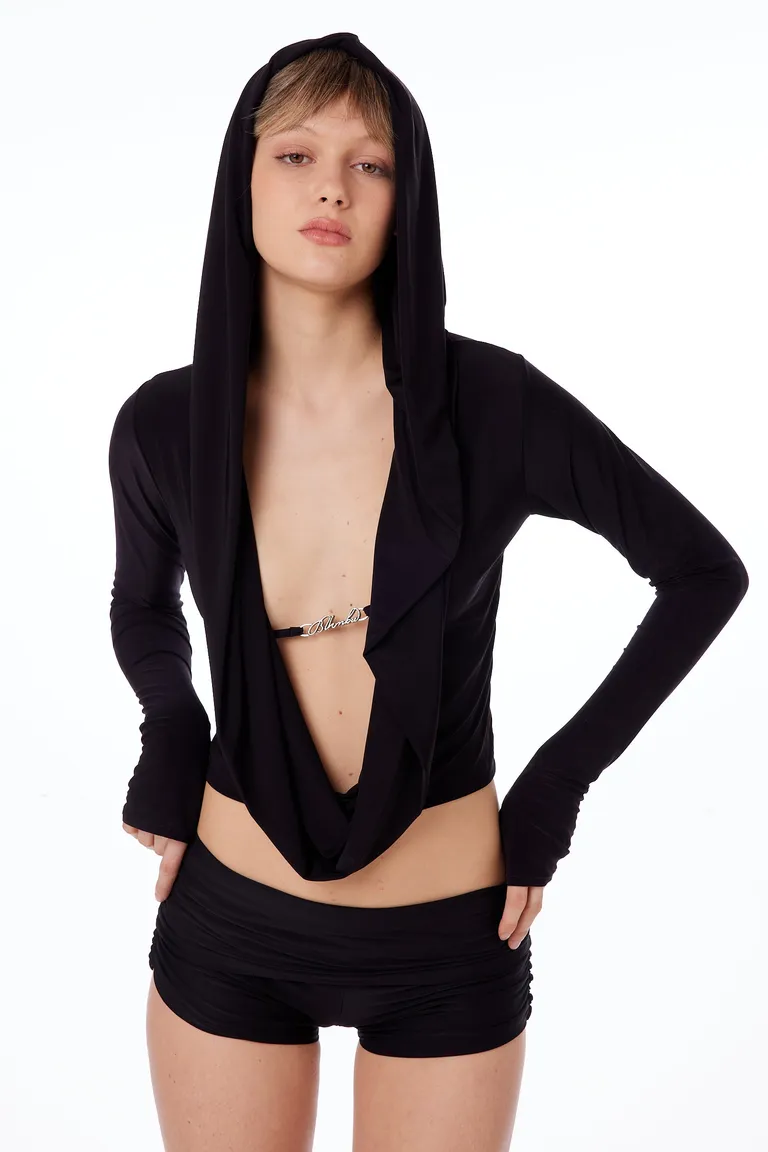 Top de microfibra manga larga con dije en el centro de Black Mamba en Tops para argentina