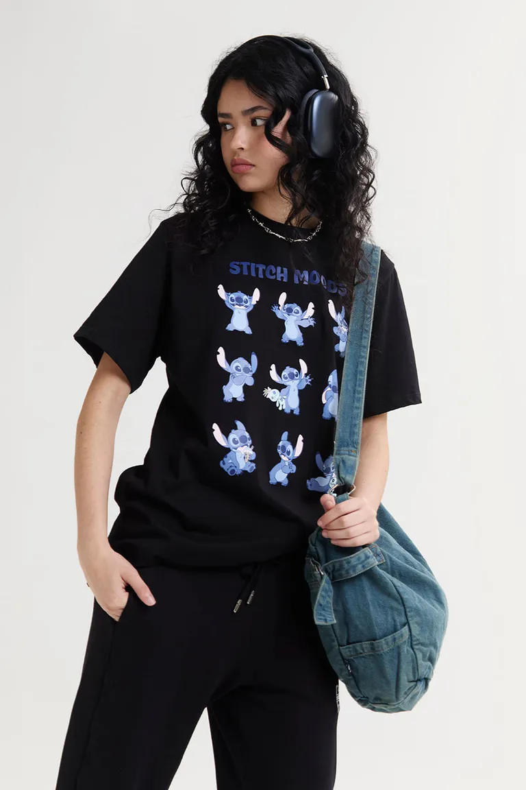 Remera de manga corta con estampa de Stitch, un diseño Disney casual y divertido de 47 Street en Remeras para argentina