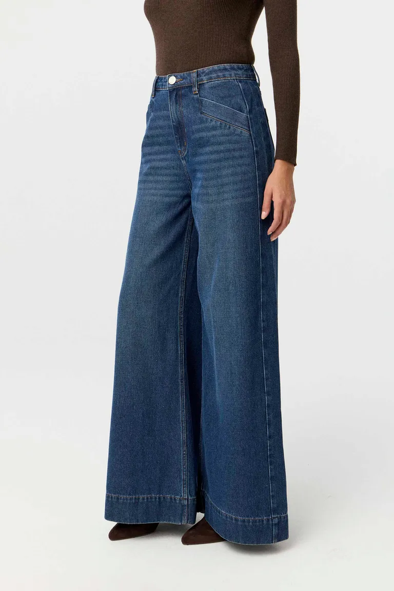 Jean de mujer con tiro alto, pierna ancha palazzo y bolsillos diagonales en el frente de Markova en Pantalones para argentina