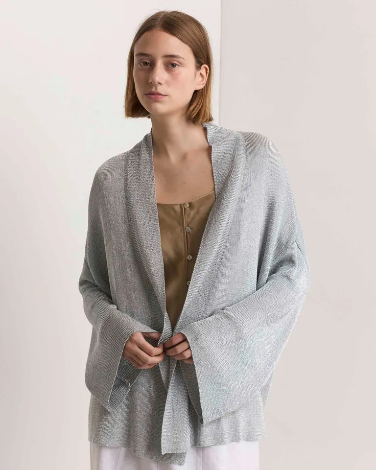 Elegante kimono oversized de lurex con silueta amplia y mangas largas de Prüne en Kimonos para argentina