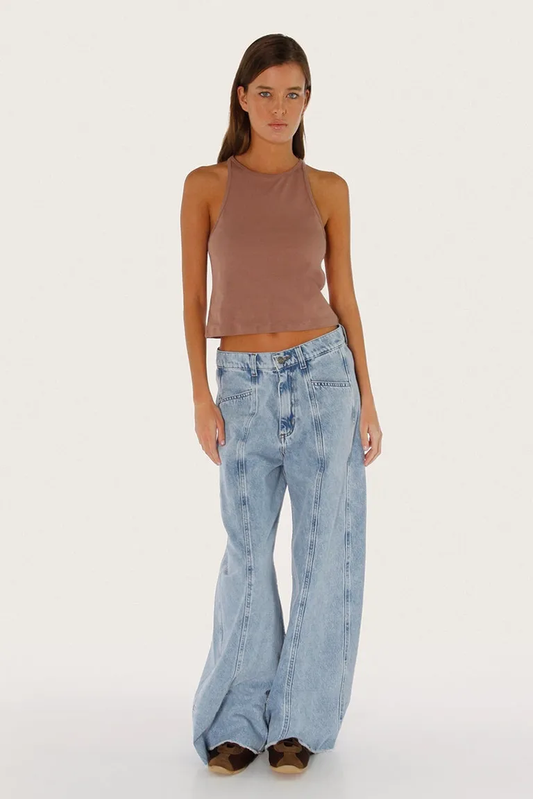 Pantalón vaquero ancho de tiro medio con costuras y detalles de jean de Sofia Sarkany en Pantalones para argentina