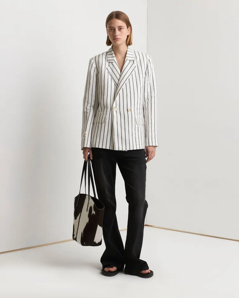 Blazer de corte clásico en tonos neutros para un look elegante y versátil de Prüne en Blazers para argentina