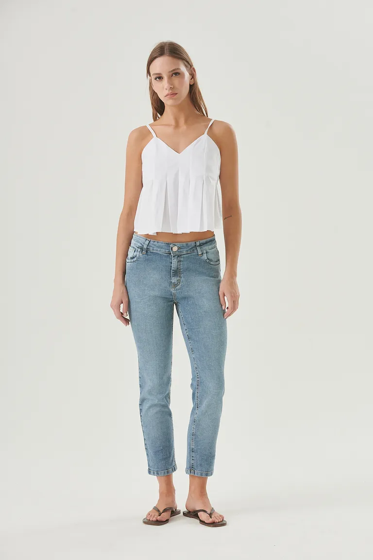 Pantalón vaquero de tiro alto con corte recto al tobillo para un look clásico y sofisticado de Sweet en Pantalones para argentina