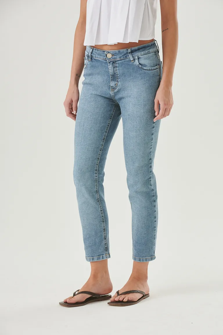 Pantalón vaquero de tiro alto con corte recto al tobillo para un look clásico y sofisticado de Sweet en Pantalones para argentina