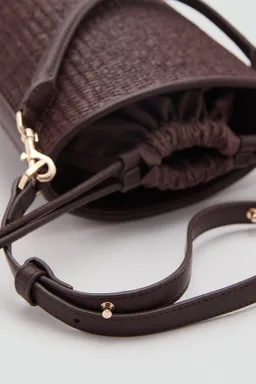 Bolso bucket rafia pequeño de Mango en Bolsos y Carteras para argentina