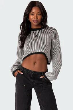 Sweater cropped texturado gwenyth de Edikted en Buzos y Sweaters para argentina