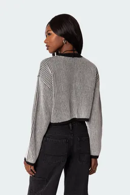 Sweater cropped texturado gwenyth de Edikted en Buzos y Sweaters para argentina